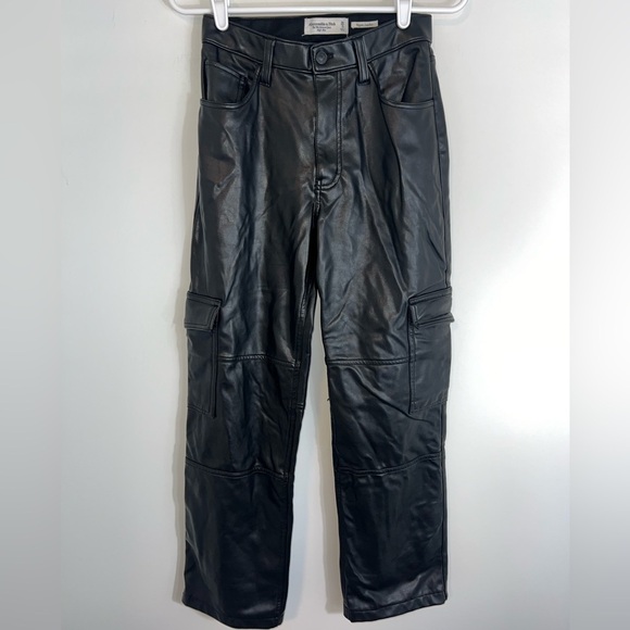 Abercrombie The 90s Relaxed Jean High Rise vegan leather - Picture 4 of 16